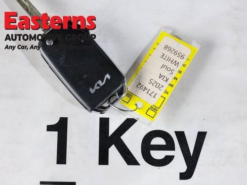 Used 2025 Kia Soul LX FWD image 24