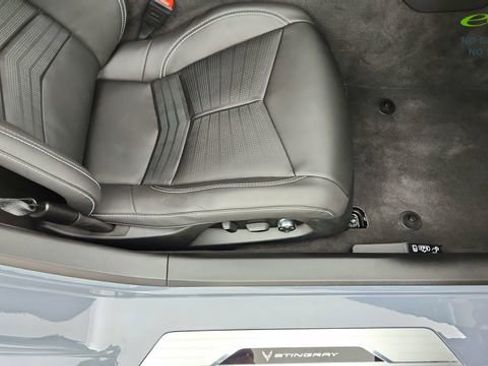 Used 2024 Chevrolet Corvette Stingray Premium Conv w/ 3LT RWD image 27