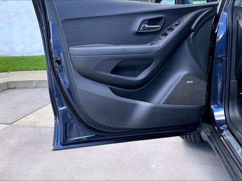 Used 2019 Chevrolet Trax Premier image 23