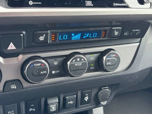 Used 2022 Toyota Tacoma Limited AWD/4WD image 24