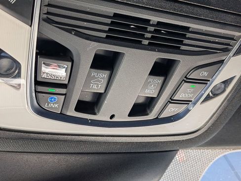 Used 2023 Acura MDX A-Spec image 24