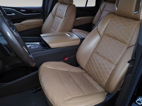 Used 2022 Cadillac Escalade Sport w/ Touring Package AWD/4WD image 25