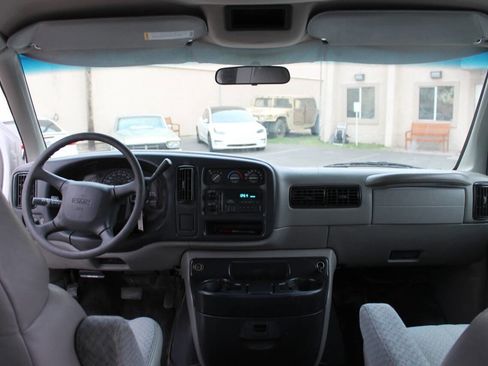 Used 1998 GMC Savana 2500 image 24