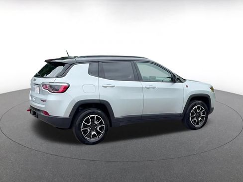 Used 2025 Jeep Compass Trailhawk w/ Trailer Tow Group AWD/4WD image 12