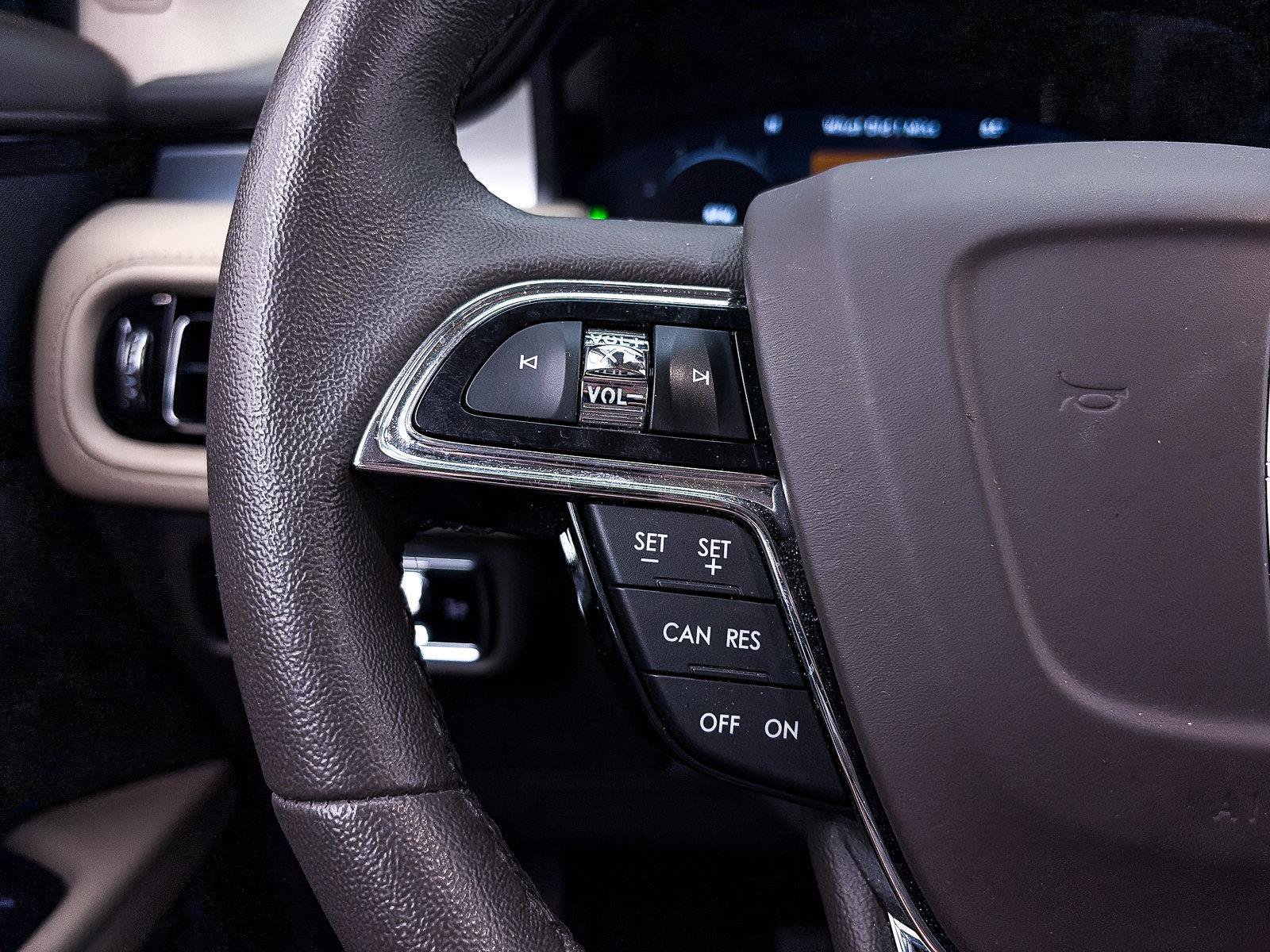 Used 2023 Lincoln Nautilus FWD w/ Premium Package image 29