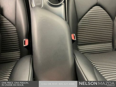 Used 2019 Toyota Camry SE FWD image 39