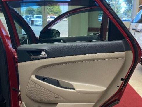Used 2021 Hyundai Tucson Limited AWD/4WD image 10