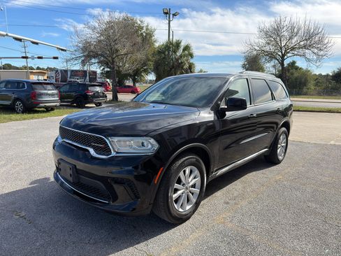 Used 2023 Dodge Durango SXT image 3