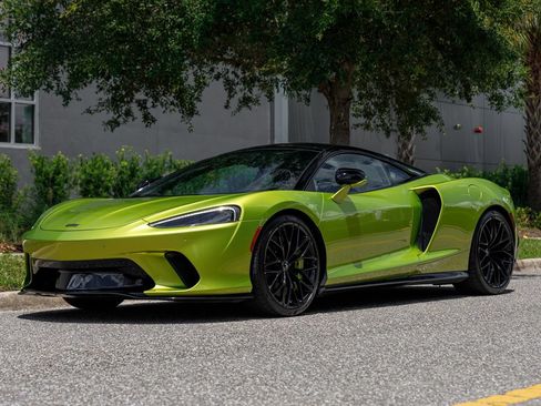 Used 2023 McLaren GT RWD image 19