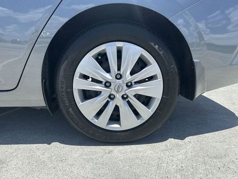 Used 2025 Nissan Sentra S FWD image 11