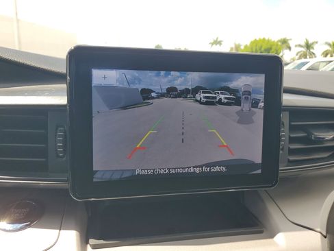 Used 2023 Ford Explorer XLT image 10