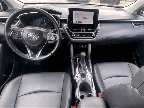 Used 2025 Toyota Corolla Cross XLE FWD image 15