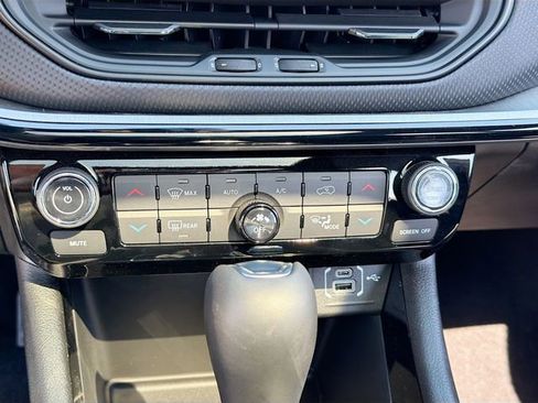 New 2026 Jeep Compass Trailhawk w/ Sun, Sound & Navigation Group AWD/4WD image 17