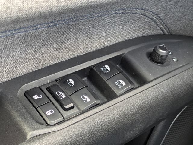 Used 2024 Jeep Compass Latitude AWD/4WD image 23