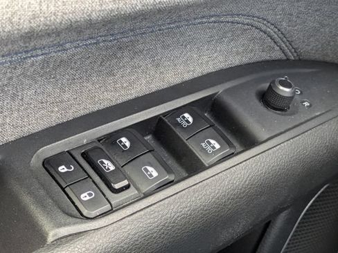 Used 2024 Jeep Compass Latitude AWD/4WD image 23