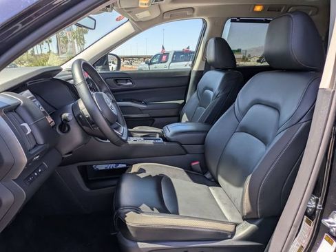 Certified 2025 Nissan Pathfinder SL w/ SL Premium Package FWD image 14