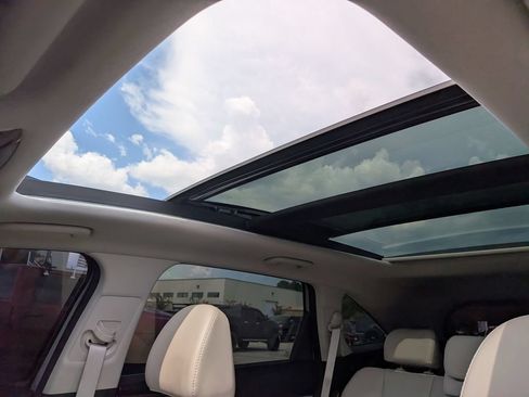 Used 2025 Kia Sorento S w/ Panoramic Sunroof Package FWD image 15