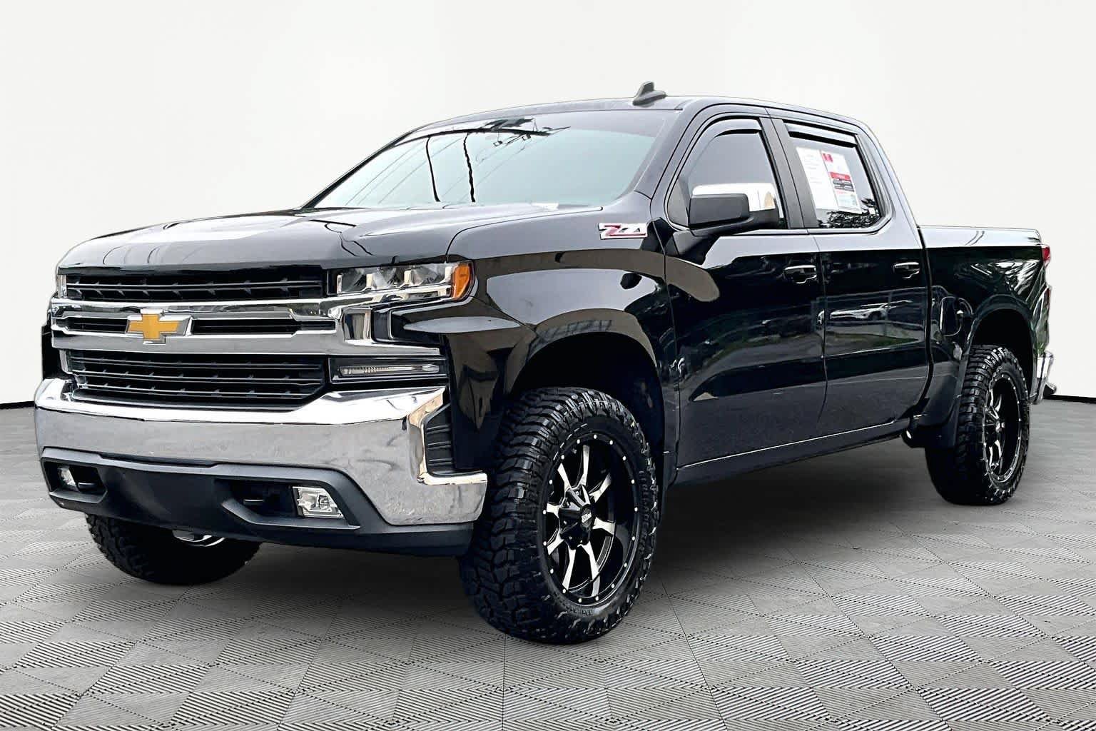 Used 2021 Chevrolet Silverado 1500 LT w/ Z71 Off-Road Package AWD/4WD image 2