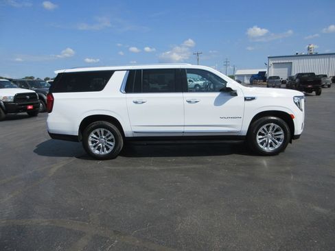 Certified 2023 GMC Yukon XL SLT AWD/4WD image 5