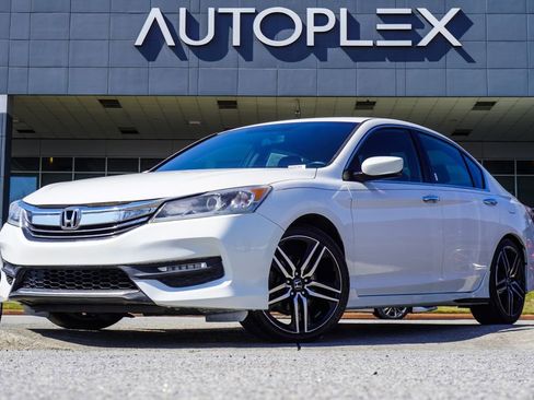 Used 2017 Honda Accord Sport image 1