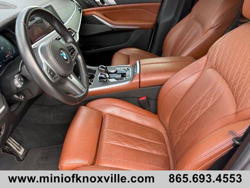 Used 2022 BMW X7 M50i w/ Luxury Seating Package image 10