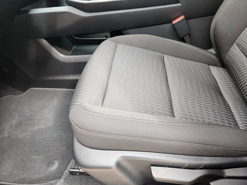New 2026 Chevrolet Equinox LT w/ Safety and Technology Package FWD image 17
