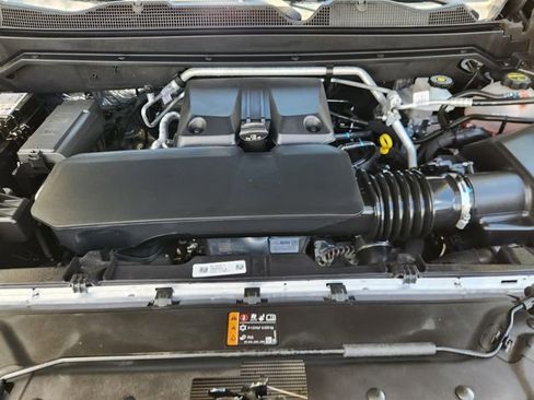 Used 2024 Chevrolet Colorado ZR2 w/ ZR2 Convenience Package III AWD/4WD image 31