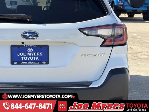 Used 2025 Subaru Outback Premium w/ Popular Package #1A image 9