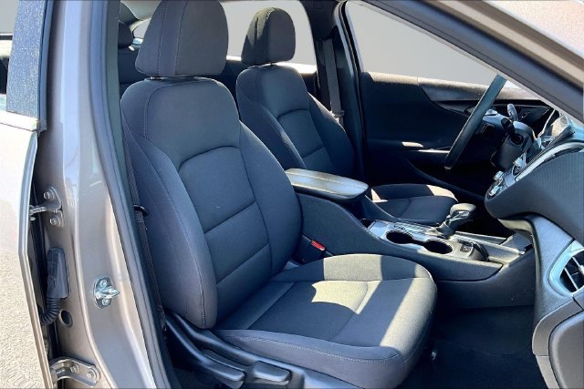 Used 2024 Chevrolet Malibu LT FWD image 28