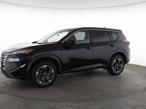 Used 2024 Nissan Rogue SV AWD/4WD image 6