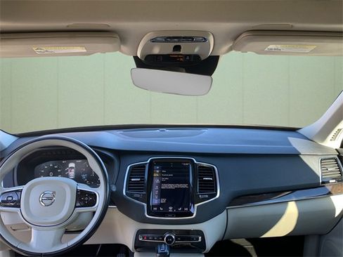 Used 2018 Volvo XC90 T6 Momentum w/ Convenience Package image 25