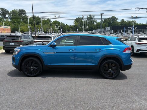 Used 2024 Volkswagen Atlas Cross Sport SE AWD/4WD image 2