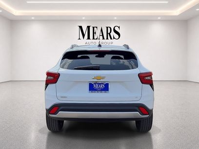 Used 2025 Chevrolet Trax LT w/ Driver Confidence Package