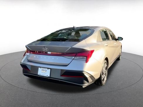 Used 2025 Hyundai Elantra SEL image 15