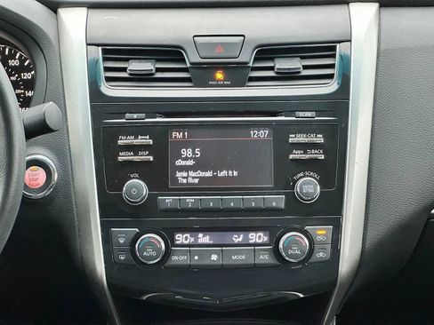 Used 2015 Nissan Altima 2.5 SV image 14