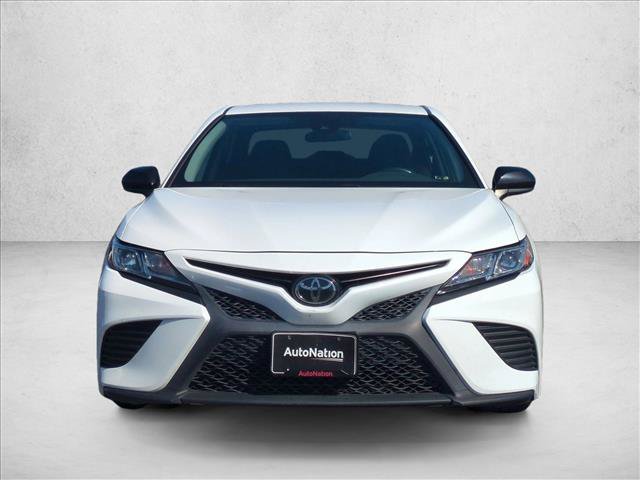 Used 2020 Toyota Camry SE w/ Carpet Mat Package FWD image 2