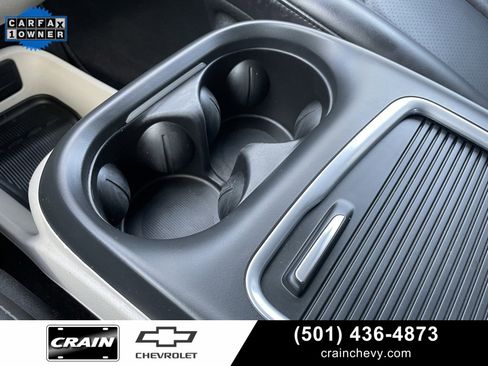 Used 2023 Chrysler Pacifica Touring-L image 21