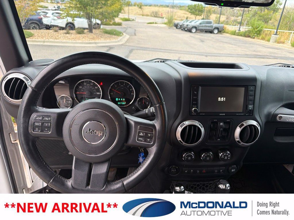 Used 2016 Jeep Wrangler Unlimited Sahara w/ Connectivity Group AWD/4WD image 6