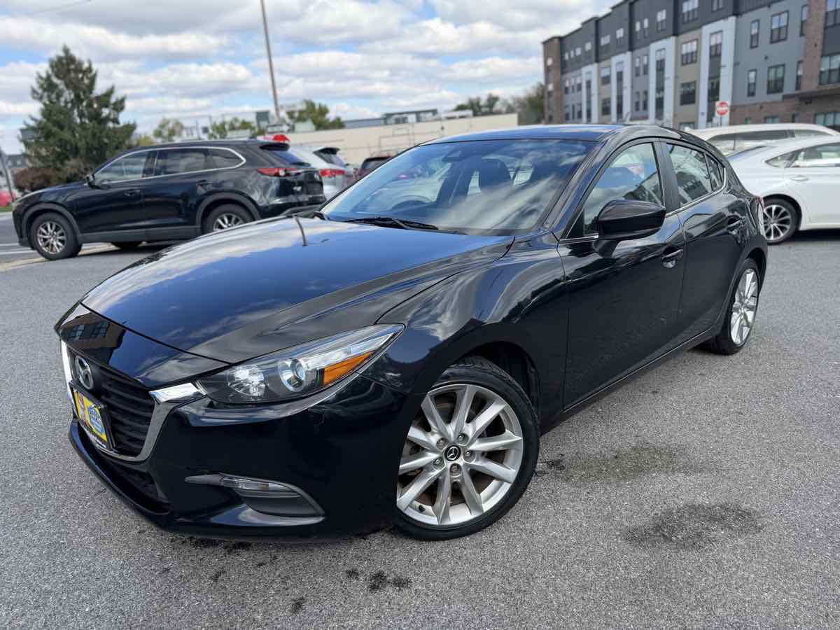 Used 2017 MAZDA MAZDA3 Touring FWD image 3