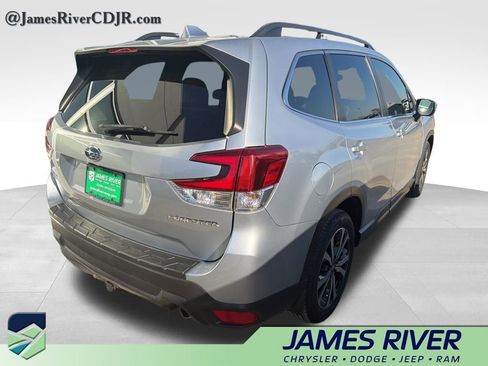 Used 2020 Subaru Forester Limited image 5