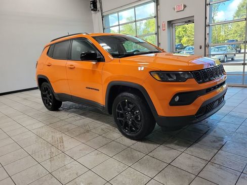 New 2026 Jeep Compass Latitude image 2