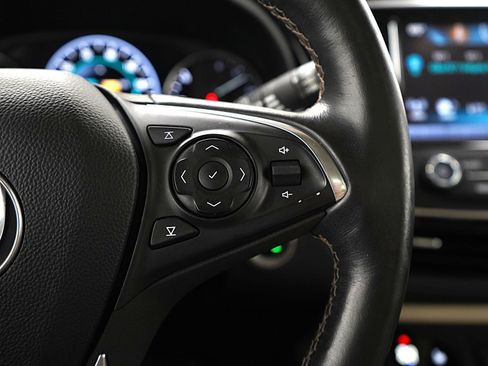 Used 2018 Buick Envision Premium image 28