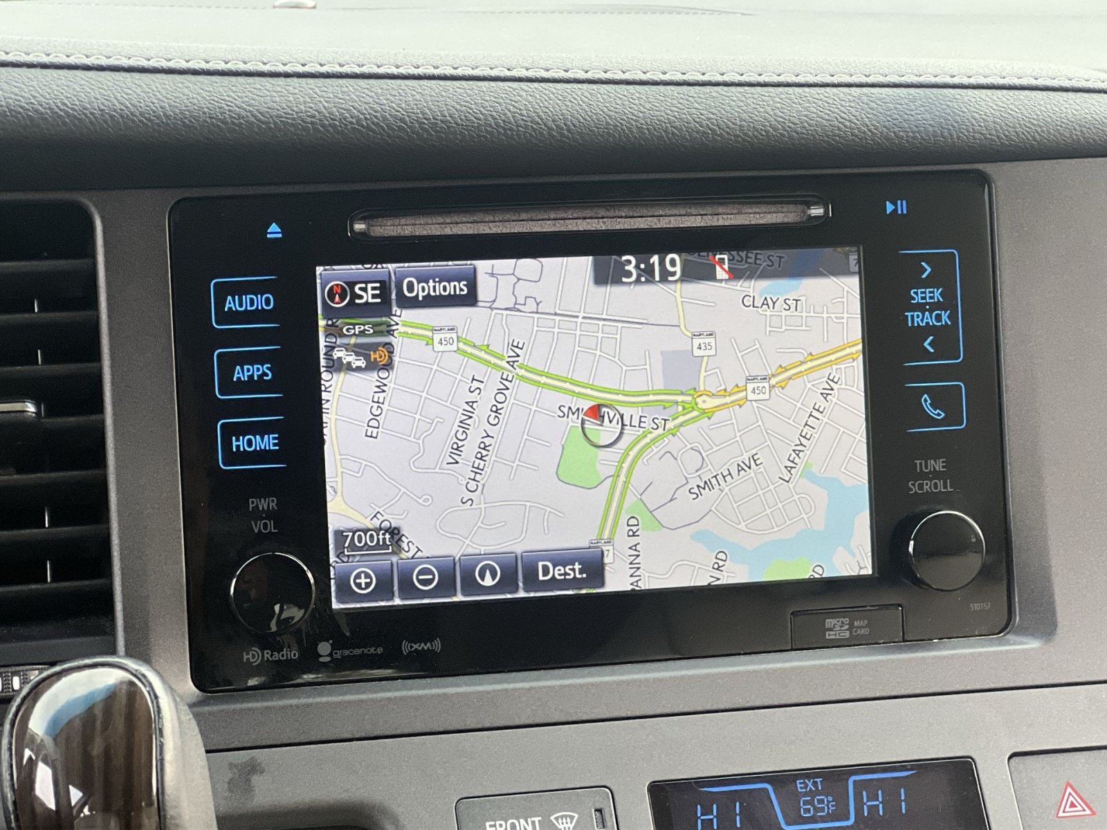 Used 2017 Toyota Sienna XLE w/ XLE Navigation Package FWD image 19