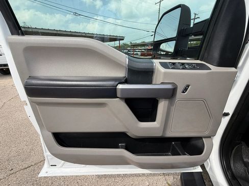 Used 2019 Ford F250 XLT w/ XLT Value Package AWD/4WD image 9