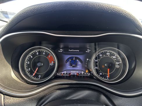 Used 2019 Jeep Cherokee Trailhawk AWD/4WD image 15