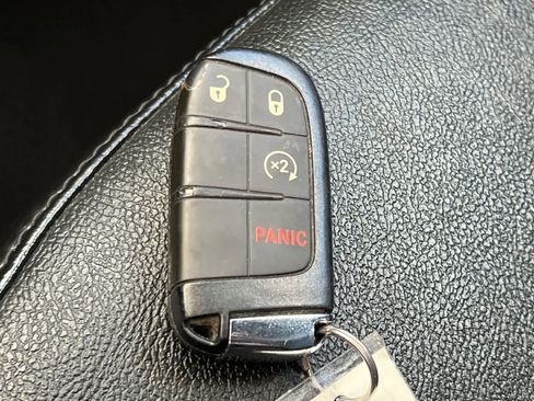 Used 2023 Jeep Compass Latitude AWD/4WD image 25