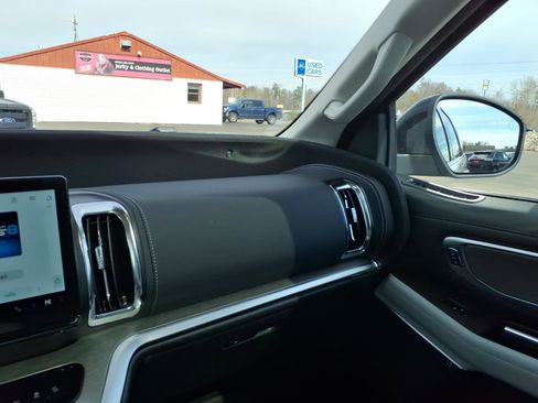 Used 2025 Ford Expedition Platinum w/ Driver's Package image 21