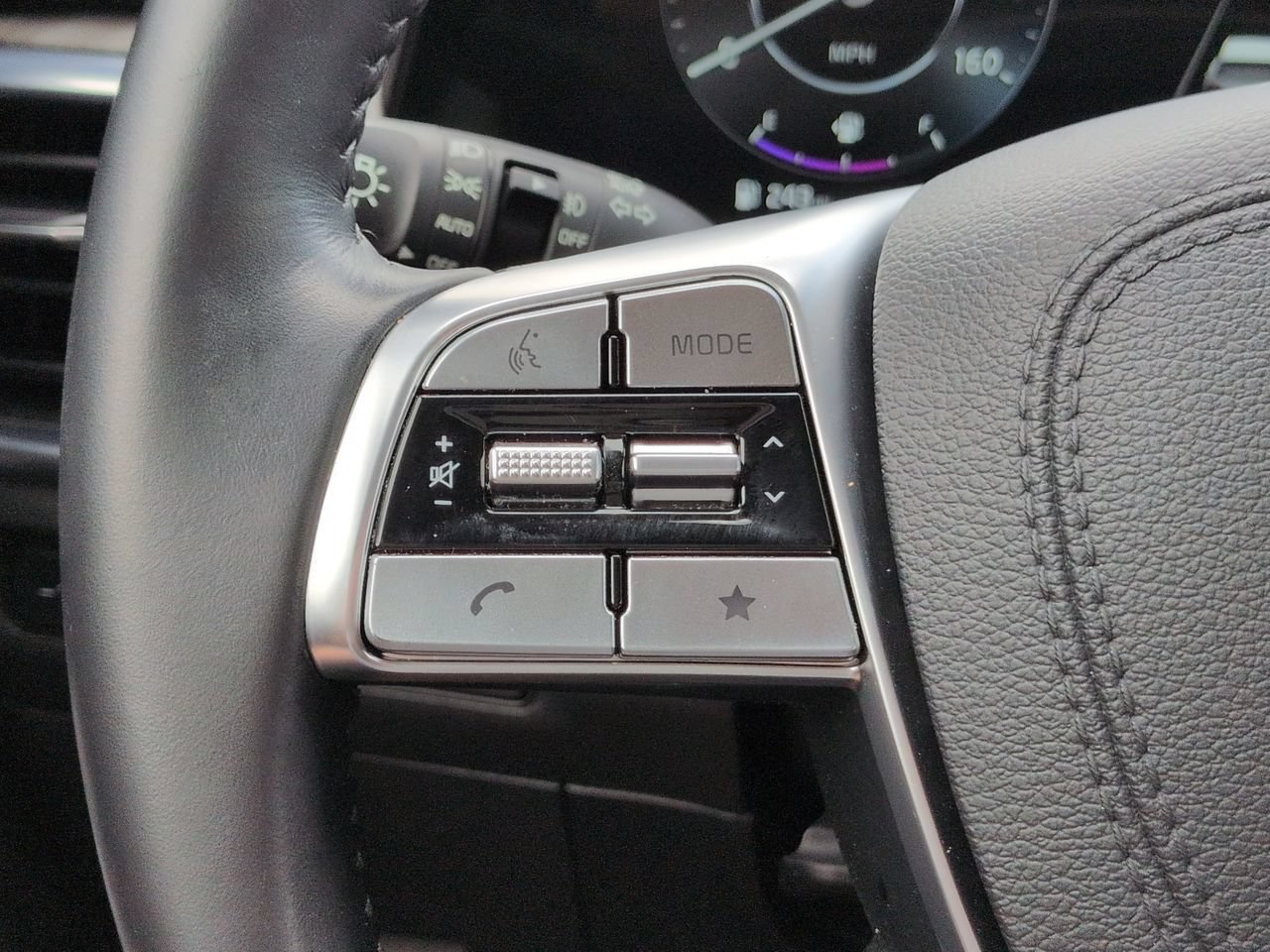 Certified 2024 Kia Telluride SX FWD image 26