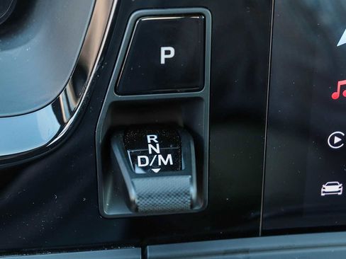 Used 2025 Porsche Panamera 4 image 24