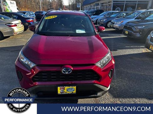 Used 2019 Toyota RAV4 LE w/ Carpet Mat Package image 3